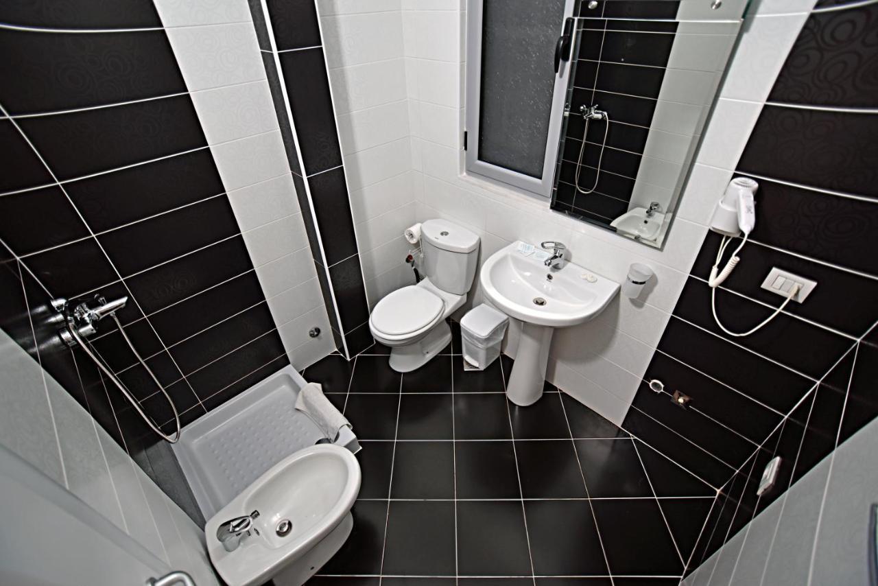 Sunrise Suites Вльора Екстер'єр фото